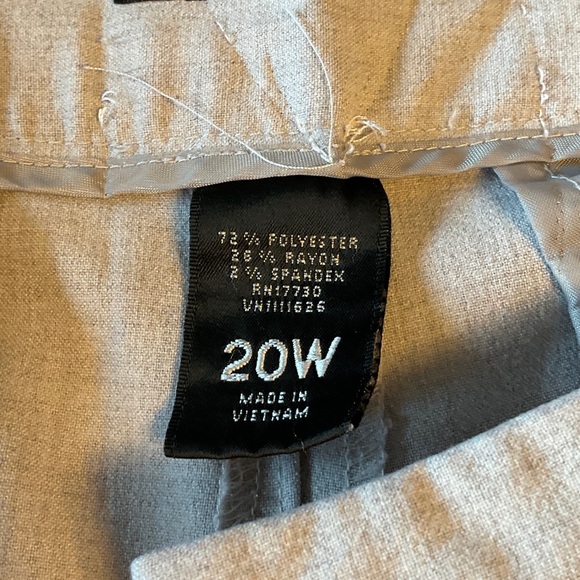 Mossimo Supply Co. Light Gray Capris - Picture 4 of 5